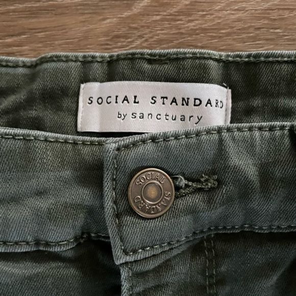 Social Standard by Sanctuary High Rise Skinny Army Print Women’s Jegging Sz 6/28 - Picture 3 of 12